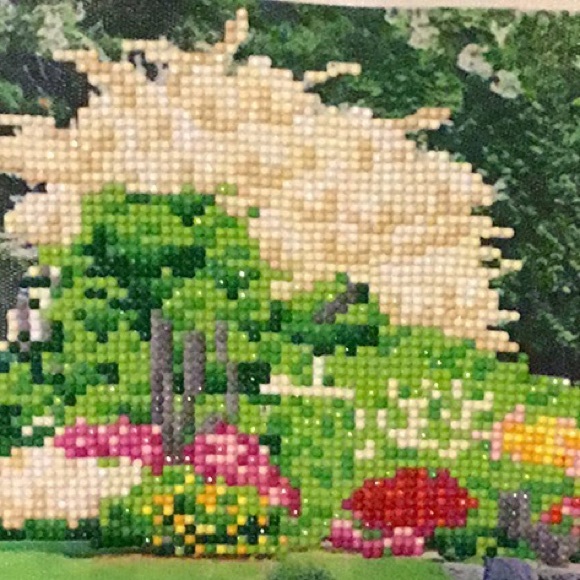 Diamond paint I glue the small diamonds on canvas - Picture 3 of 3